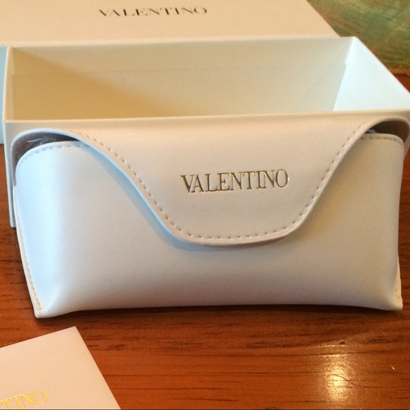 🍃💕NIB Valentino Mauve Pearl Lace Cateye Sunnies - Picture 5 of 9